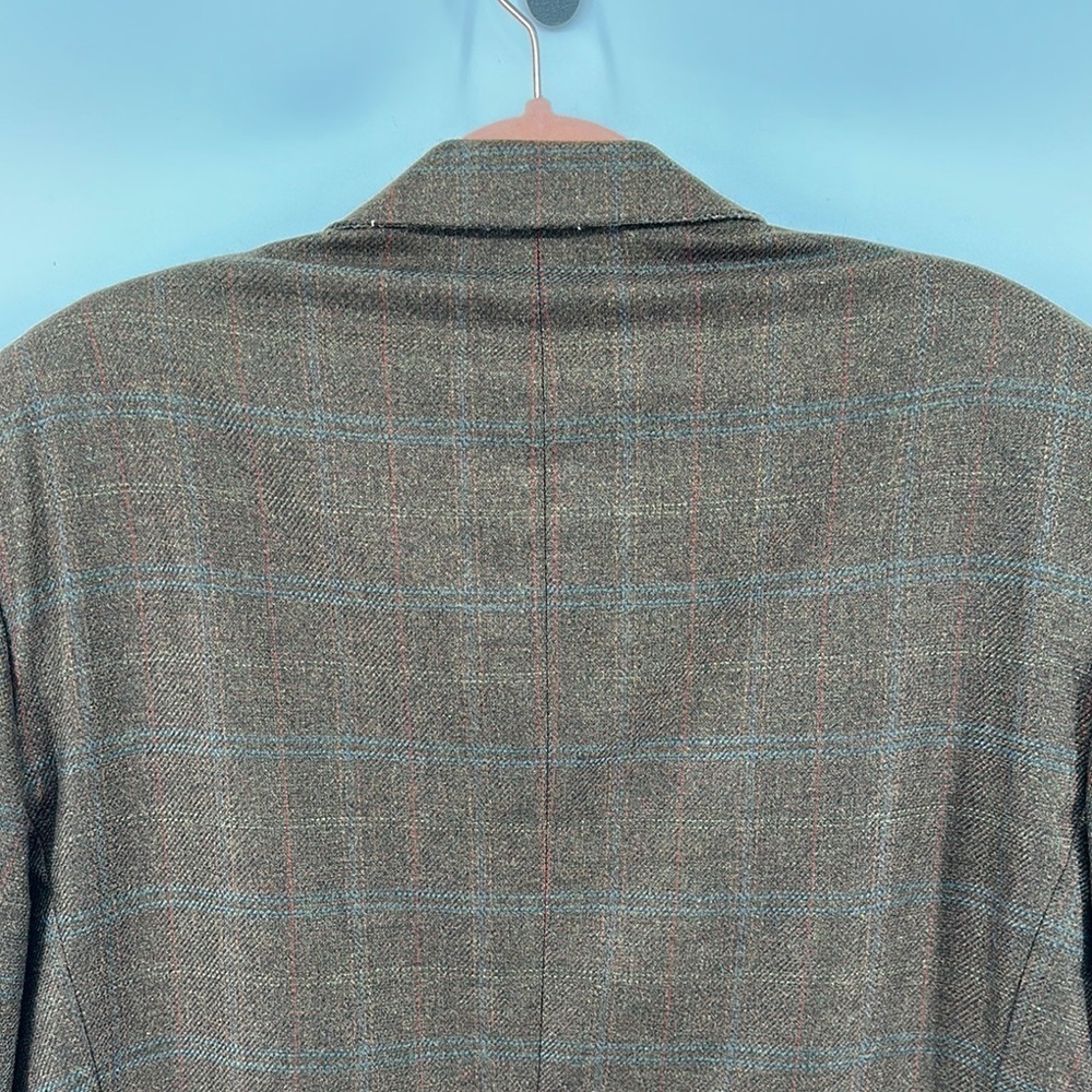 Corneliani Brown Sport Coat with Notched Lapel and Structured Shoulders Size 48L - Picture 9 of 15
